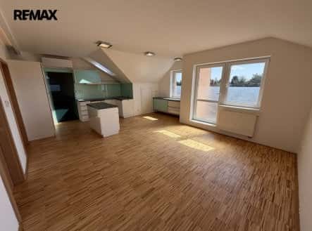 Prodej bytu, 3+kk, 82 m², Revoluční, Šestajovice, okres Praha-východ