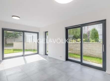 Pronájem domu/vily, 226 m², Na Hutmance, Praha 5 – Jinonice