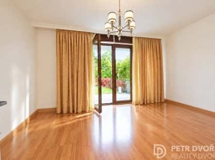 Prodej bytu, 1+kk, 36 m², Plzeňská, Praha 5 – Košíře