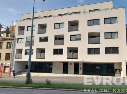 Pronájem bytu, 1+kk, 44 m², Spojovací, Praha 3