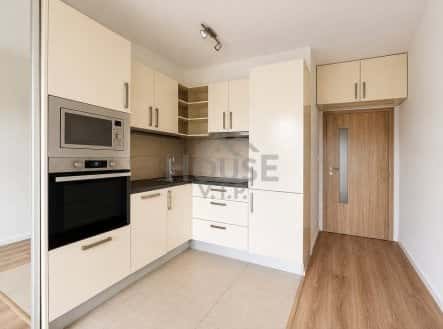 Prodej bytu, 1+kk, 30 m², Zakšínská, Praha 9 – Střížkov