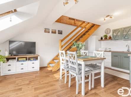 Prodej bytu, 2+kk, 76 m², Pod Radnicí, Neveklov, okres Benešov