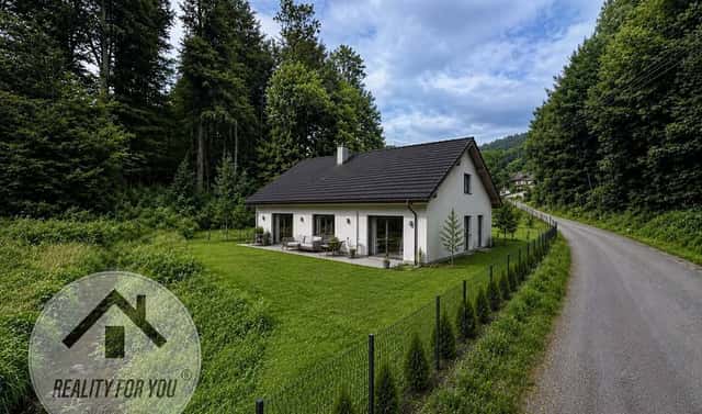 Prodej stavebního pozemku 2 000 m², Na Výběžku, Liberec – Liberec XV-Starý Harcov