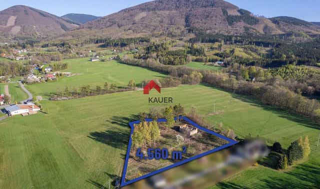 Prodej stavebního pozemku 4 560 m², Trojanovice, okres Nový Jičín