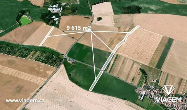 Prodej pole 2 403 m², Kuchařovice, okres Znojmo