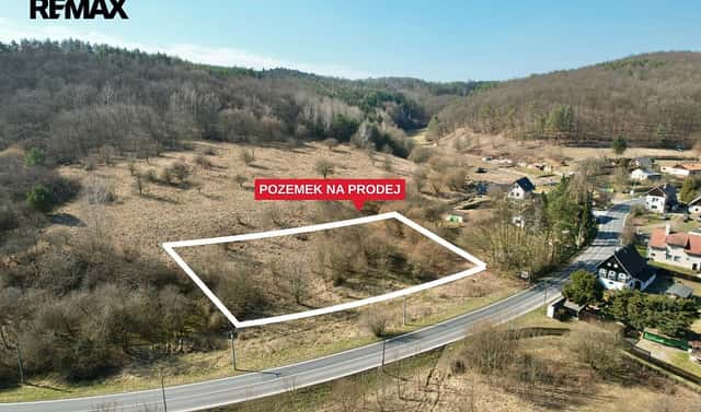 Prodej stavebního pozemku 1 568 m², Medonosy, okres Mělník