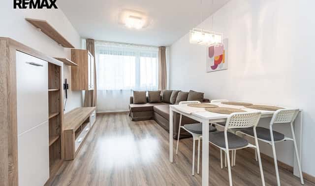Pronájem bytu 2+kk 44 m², Nad přehradou, Praha 10 – Horní Měcholupy