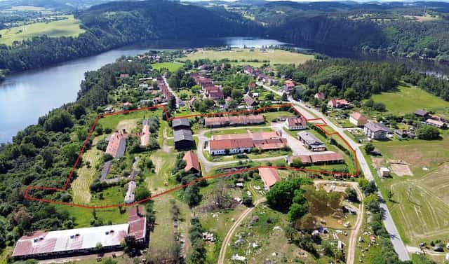 Prodej komerčního pozemku 40 000 m², Dublovice – Zvírotice, okres Příbram