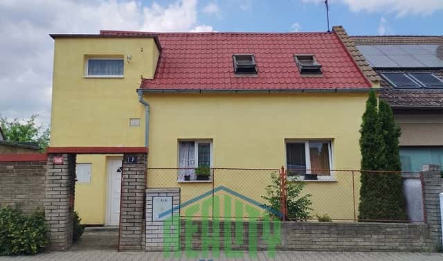 Prodej domu 86 m² s pozemkem 392 m², V. Paiskra, Kladno – Kročehlavy