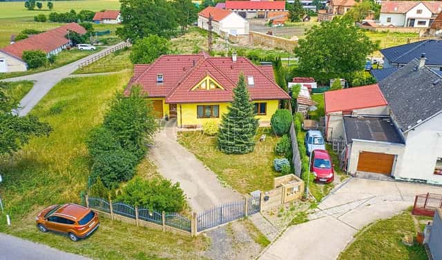 Prodej domu 209 m² s pozemkem 1 132 m², Zlosyň, okres Mělník