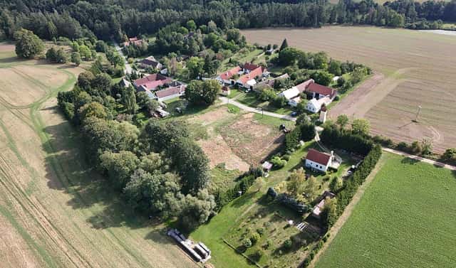 Prodej stavebního pozemku 2 760 m², Písečné – Václavov, okres Jindřichův Hradec