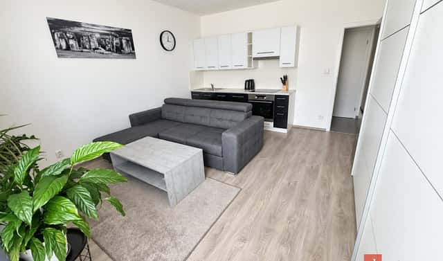 Pronájem bytu 2+kk 52 m², Jaroslava Holečka, Kladno – Kročehlavy