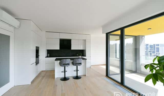 Pronájem bytu 2+kk 58 m², Sokolova, Praha 8 – Karlín