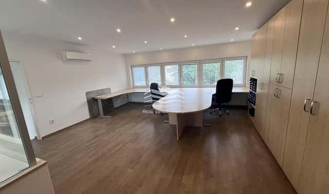 Pronájem kanceláře 130 m², Slezanů, Praha 6 – Břevnov