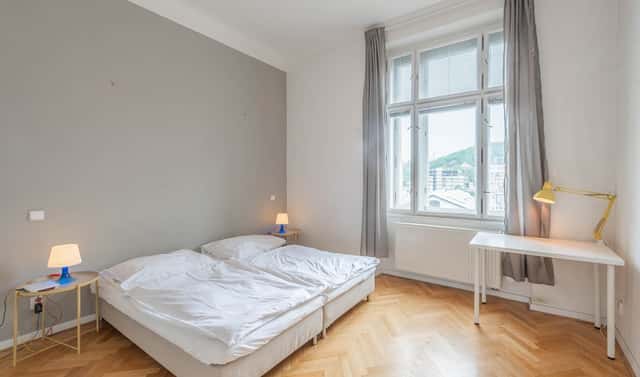 Pronájem bytu 1+1 38 m², Plzeňská, Praha 5 – Smíchov