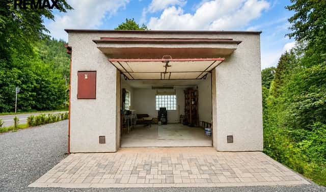 Garáž se stavebním pozemkem 875 m2, Zlatá Olešnice, okres Trutnov