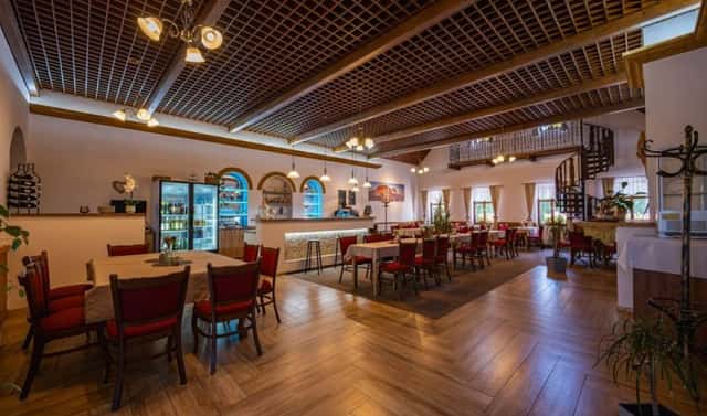 Pronájem restaurace 150 m², Opočno, okres Rychnov nad Kněžnou