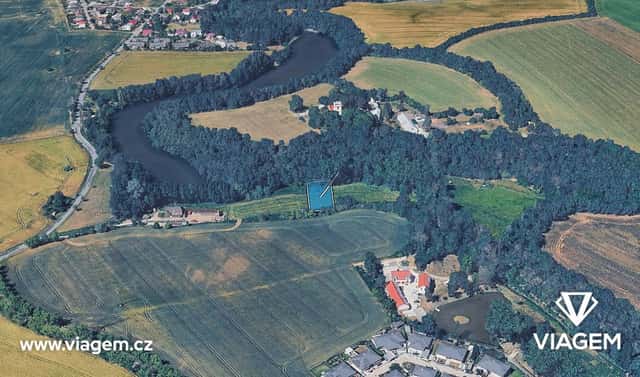 Prodej pole 1 032 m², Praha 10