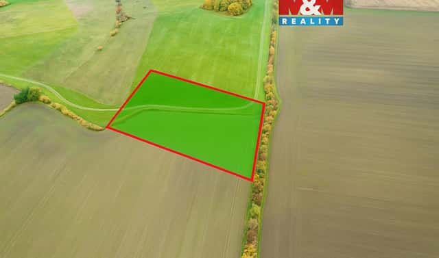 Prodej pole 9 215 m², Dolní Roveň – Komárov, okres Pardubice