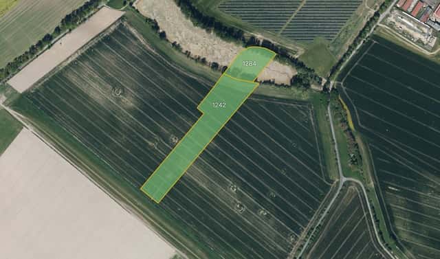 Prodej pole 17 608 m², Úhřetická Lhota, okres Pardubice