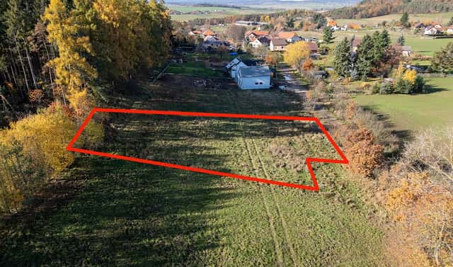 Prodej stavebního pozemku 1 217 m², Daleké Dušníky, okres Příbram