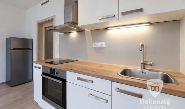 Pronájem bytu 1+kk 30 m², Františka Diviše, Praha 10 – Uhříněves