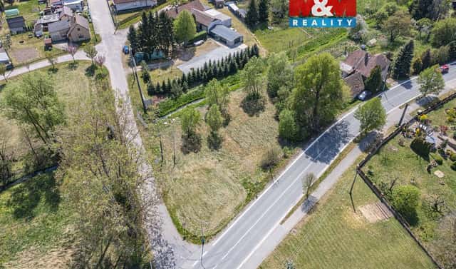 Prodej stavebního pozemku 1 402 m², Veliny, okres Pardubice