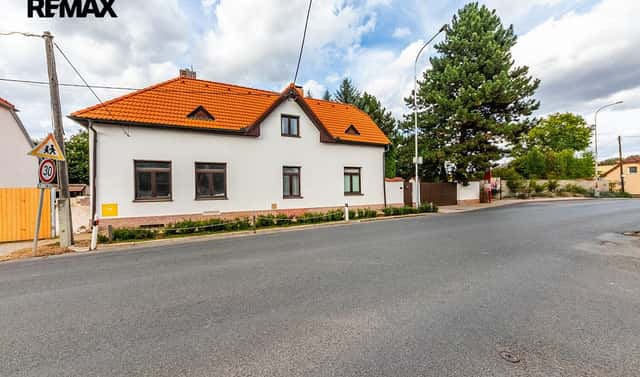 Prodej domu 344 m² s pozemkem 1 030 m², Průběžná, Zdiby – Veltěž, okres Praha-východ