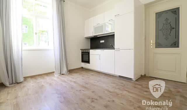 Pronájem bytu 1+kk 22 m², Černomořská, Praha 10 – Vršovice