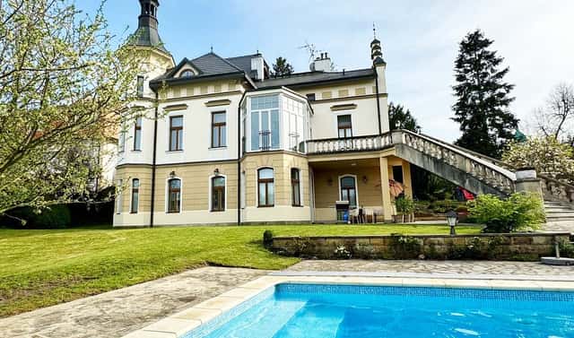 Prodej vily 581 m² s pozemkem 2 105 m², Krajníkova, Dobřichovice, okres Praha-západ