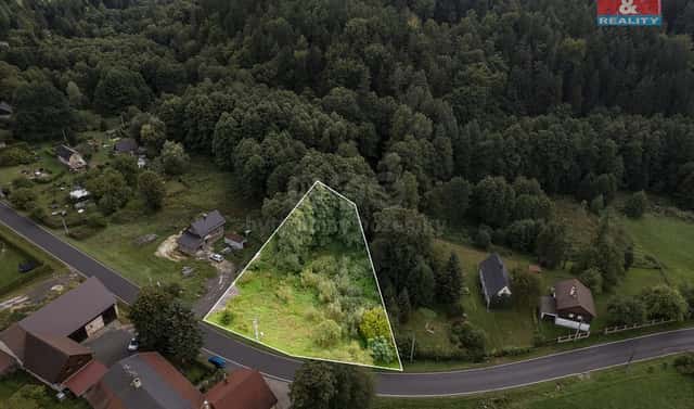 Prodej stavebního pozemku 2 001 m², Hamr na Jezeře, okres Česká Lípa