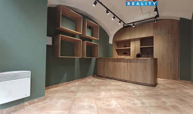 Pronájem obchodních prostor 23 m², Husova, Slaný, okres Kladno