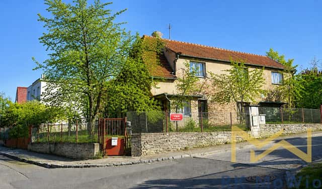 Prodej stavebního pozemku 885 m², K háji, Praha 6 – Suchdol