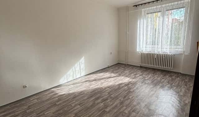 Pronájem bytu 1+kk 24 m², Brojova, Plzeň – Východní Předměstí, okres Plzeň-město