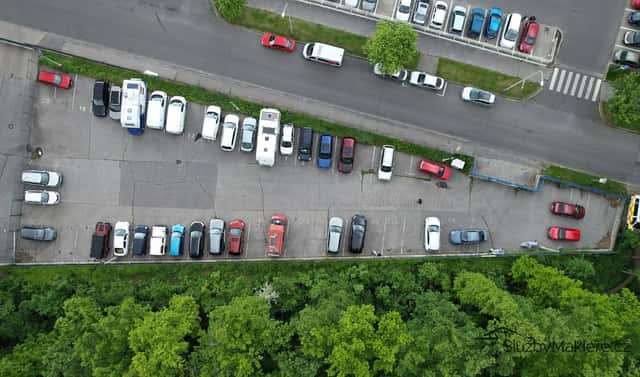 Pronájem parkovacích stání na parkovišti - Nad Lesním Divadlem, Nad lesním divadlem, Praha 4 – Braník