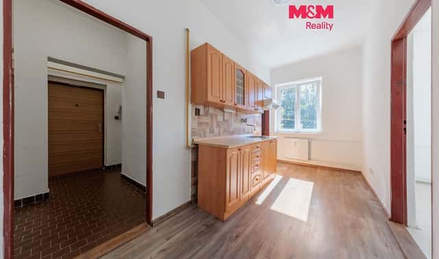 Prodej bytu 1+1 40 m², sídliště 9. května, Nejdek, okres Karlovy Vary
