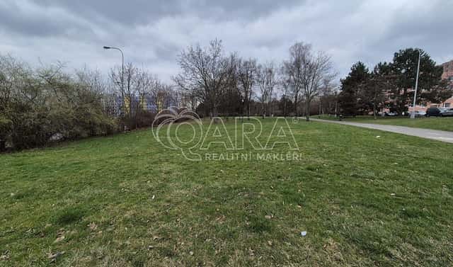 Pronájem komerčního pozemku 2 000 m², Praha 4 – Háje