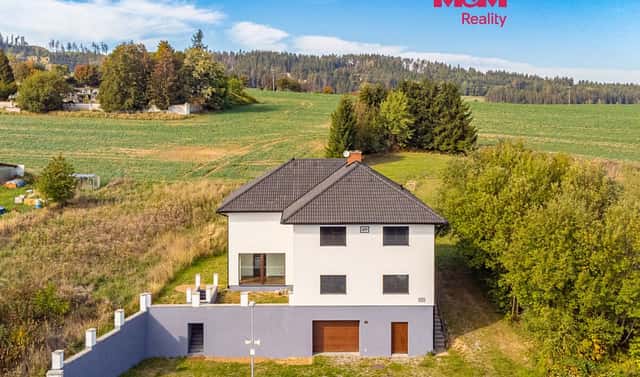 Prodej domu 450 m² s pozemkem 1 649 m², Neustupov, okres Benešov