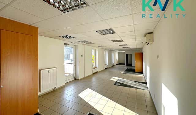 Pronájem obchodních prostor 160 m², Hlavní třída, Ostrov, okres Karlovy Vary