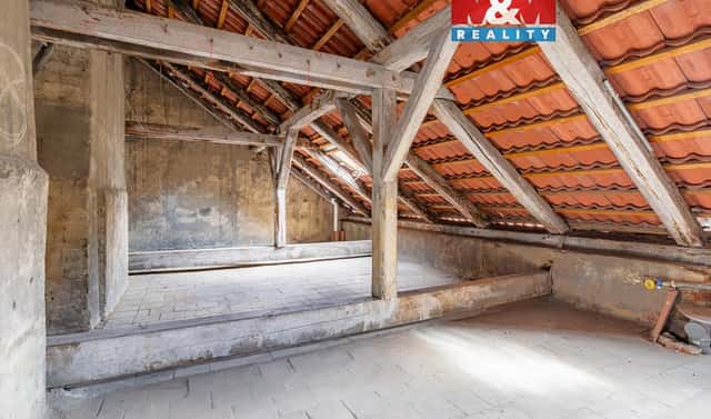 Prodej půdního prostoru, 126 m2, Praha, ul. Husitská, Husitská, Praha 3 – Žižkov