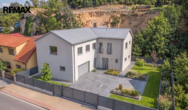 Prodej stavebního pozemku 2 294 m², 5. května, Úvaly, okres Praha-východ