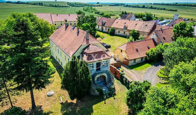 Prodej domu 3 000 m² s pozemkem 12 372 m², Žatec – Milčeves, okres Louny