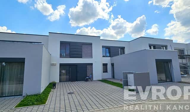 Prodej domu 121 m² s pozemkem 191 m², Družstevní, Sezemice, okres Pardubice