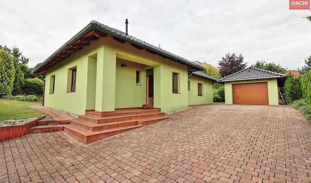 Pronájem domu 140 m² s pozemkem 731 m², Pod Letištěm, Olomouc – Neředín