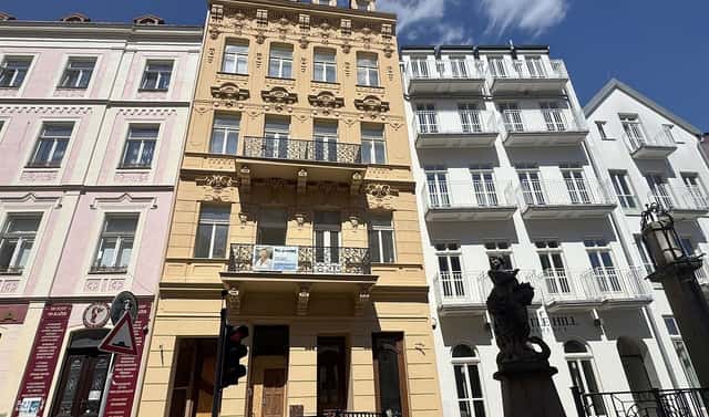 Prodej obchodních prostor 670 m², Zámecký vrch, Karlovy Vary