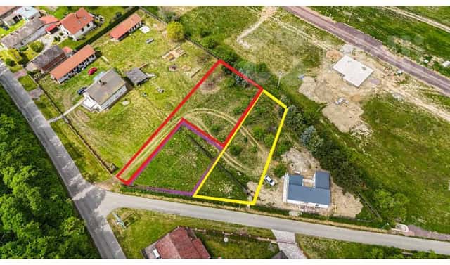Prodej stavebního pozemku 812 m², Klamoš, okres Hradec Králové