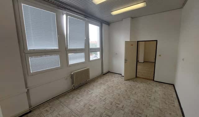 Pronájem kanceláře 101 m², Písek