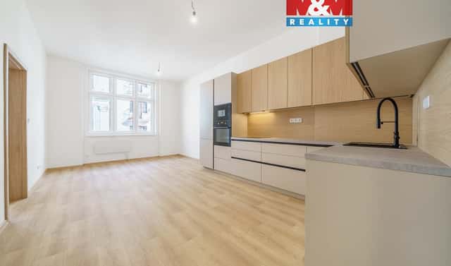 Prodej bytu 3+kk 72 m², Raisova, Karlovy Vary