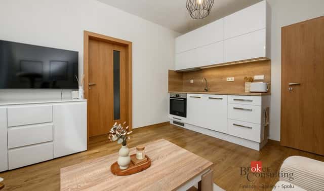 Pronájem bytu 1+1 36 m², Adelova, Plzeň – Jižní Předměstí, okres Plzeň-město