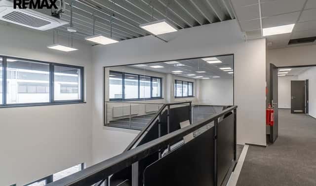 Pronájem kanceláře 289 m², Tuchoměřice, okres Praha-západ